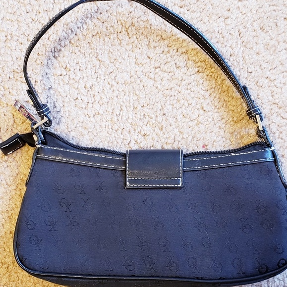 XOXO Handbag - Picture 4 of 8